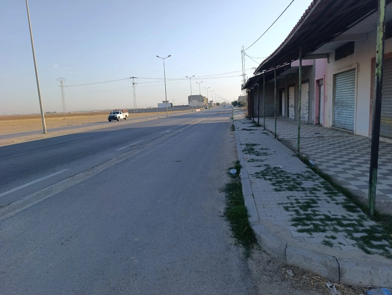 قطعة أرض للبيع على الطريق الرئيسي لرقادة – القيروان